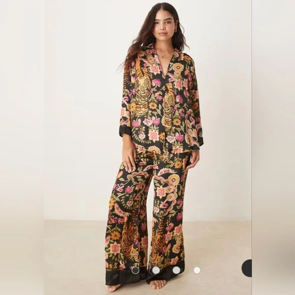Free People Dreamy Days printed pyjama set in black multi - Picture 1 of 6
